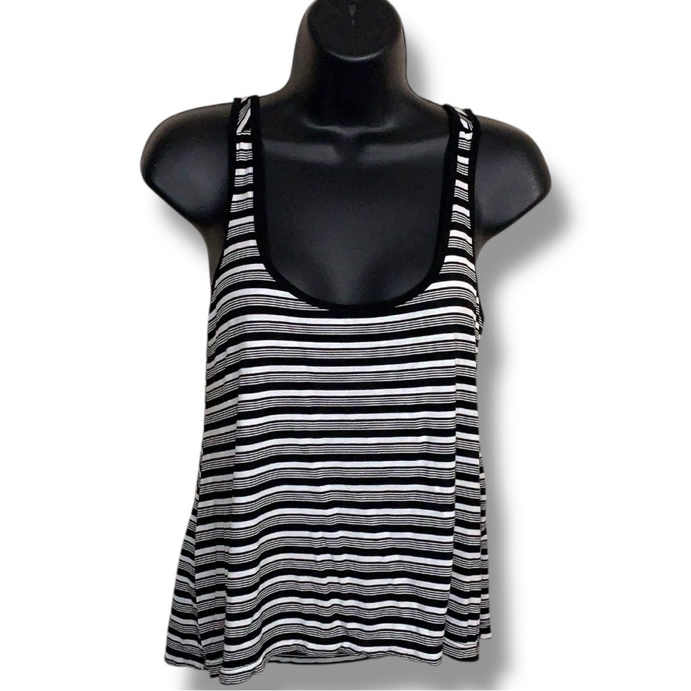 New Small Guess Tank Top Black White Stripes Scoop Neckline Casual Cropped